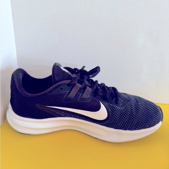 Nike Downshifter 9 Running Training
Sneakers Women Size US 8 - Picture 6 of 10